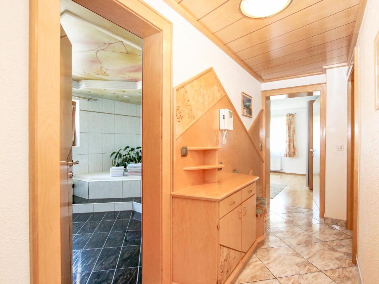 Apartment Christian By Interhome Fügen Esterno foto